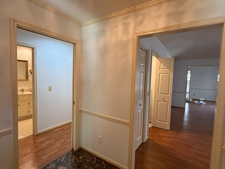 1602 Shallow Creek Rd — Photo 2