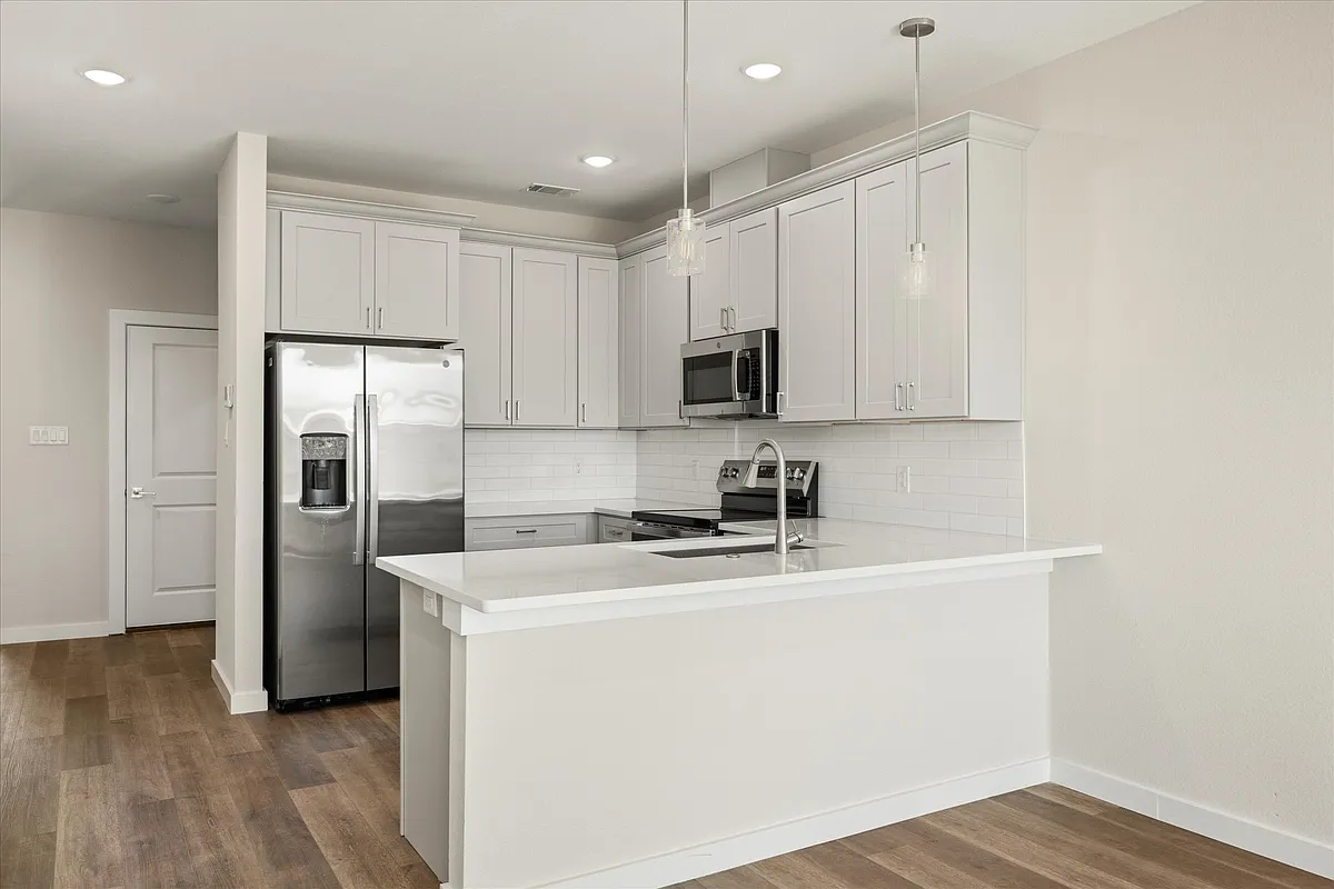 Building Photo - 557 Galt Dr