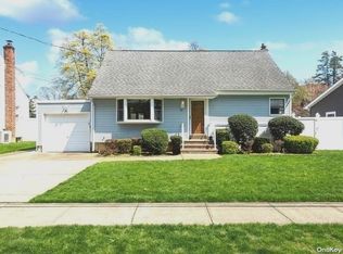 23 Jefferson Ave, Massapequa Park, NY
