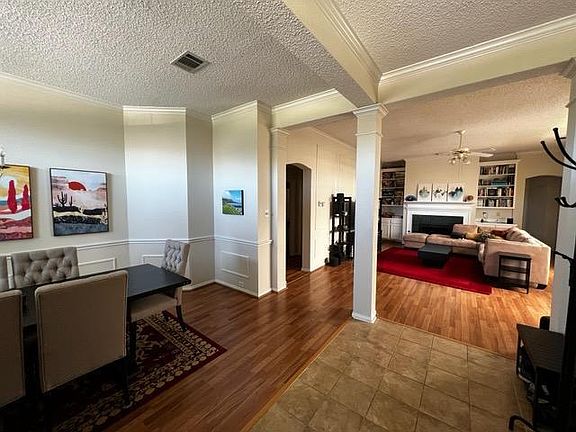 3rd image of 2204 Opal Ln