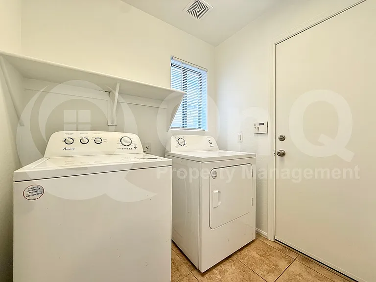 5517 W Wood St — Photo 24