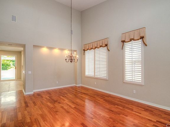 4th image of 34 Oak View Dr