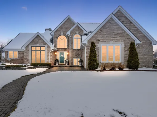 42285 Pond View Dr, Sterling Heights, MI 48314