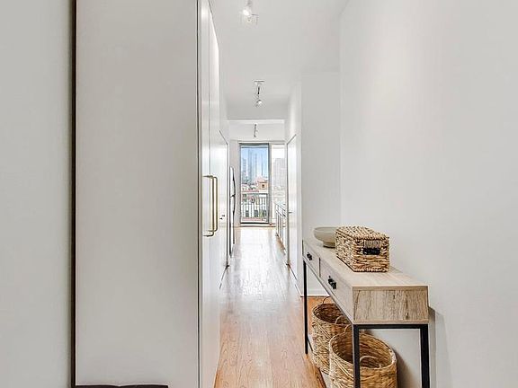 3rd image of 421 W Huron St APT 1006
