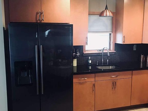 2nd image of 10 Lombardy Dr