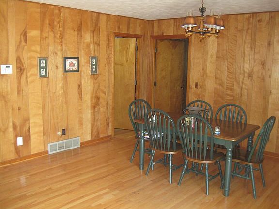 4th image of 1330 S Lee Dr