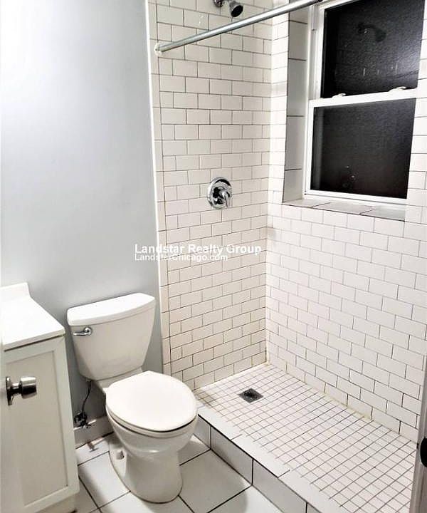 1st image of 7450 N Greenview Ave APT G1