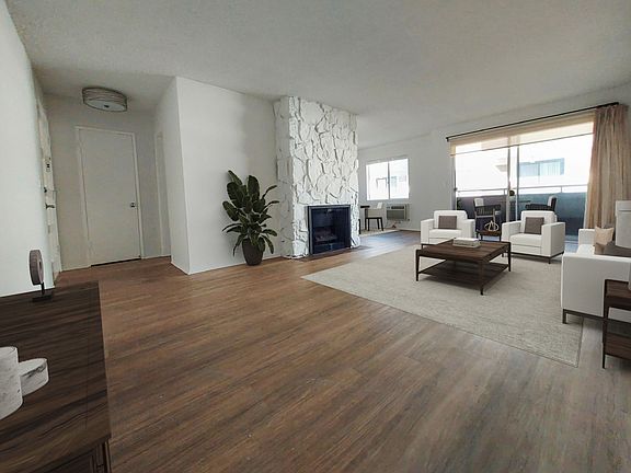 3rd image of 1310 Wellesley Ave APT 106