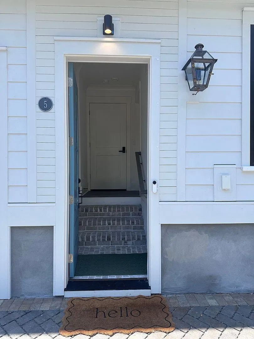 Charming Studio Duplex in Charleston — Photo 2