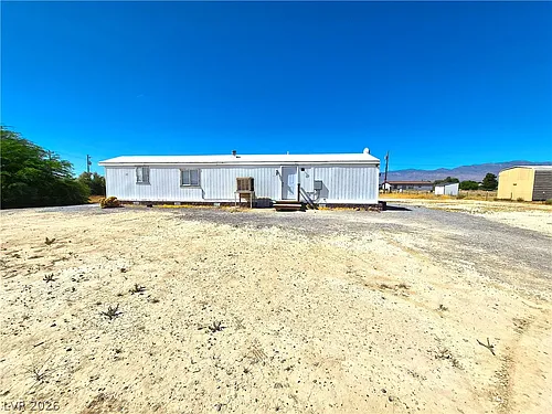 950 Black St Photo 1