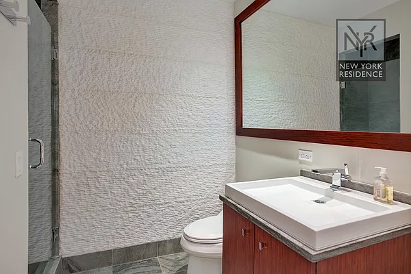 Sold by New York Residence | media 2