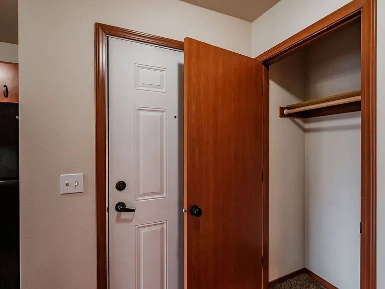Aspen Place Apartments — Photo 80