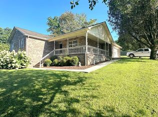 2622 Lake Pointe Dr, Cookeville, TN 38506