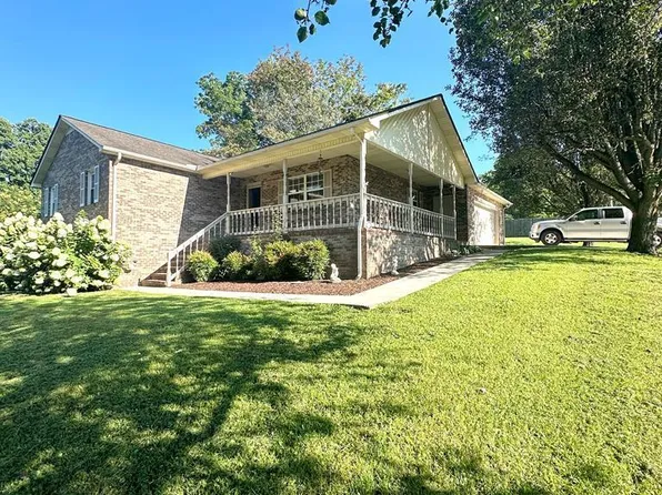 2622 Lake Pointe Dr, Cookeville, TN 38506