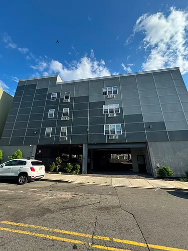 146 Hamilton Ave Photo 1