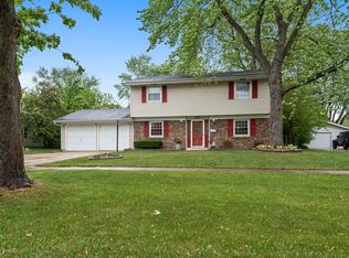 104 S Springinsguth Rd, Schaumburg, IL 60193