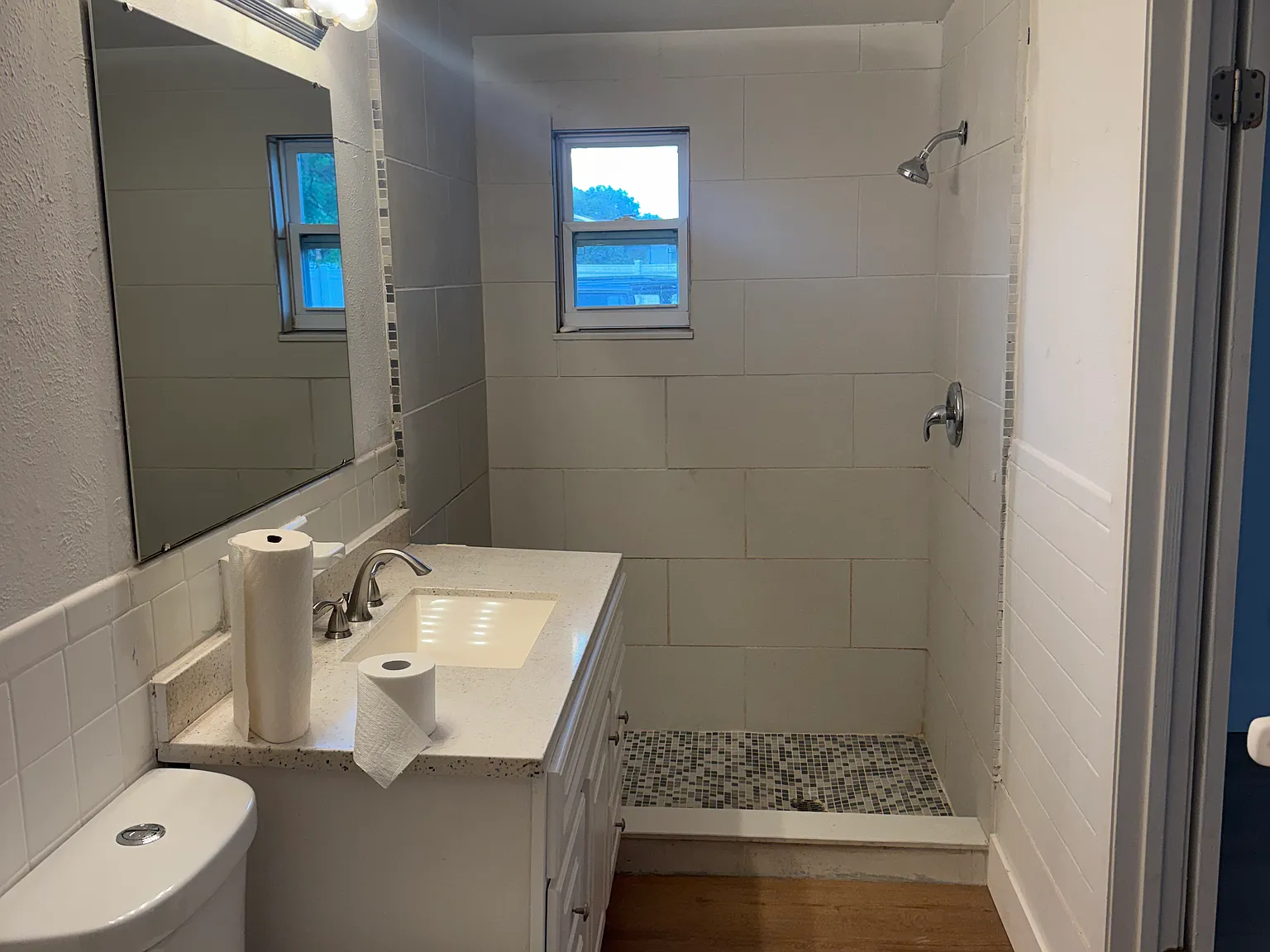 2121 Greenway Drive — Photo 2