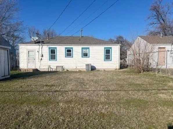 1923 E McFarland St, Wichita, KS 67219