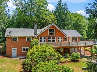 12170 Viewcrest Place NE, Bainbridge Island, WA 98110