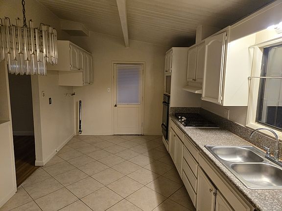 2nd image of 10032 Burgundy Pl