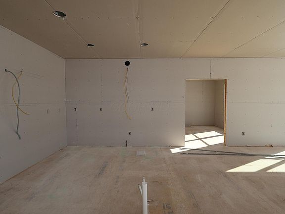 4th image of 1424 Sand Dome Way