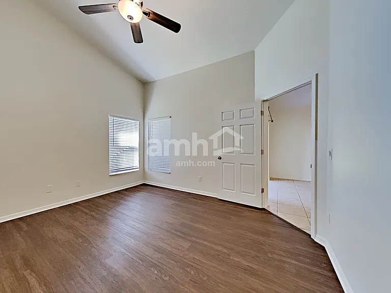 992 Stanvoy St — Photo 15