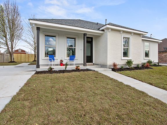 2nd image of 2413 Blanchard Dr
