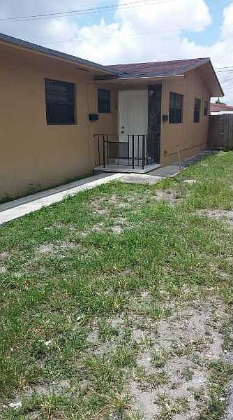 2nd image of 440 E 28th St