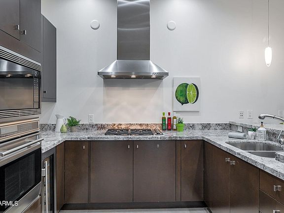 4th image of 15215 N KIERLAND Boulevard #103