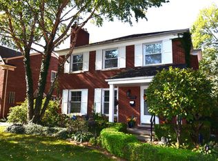 855 Harcourt Rd, Grosse Pointe Park, MI 48230