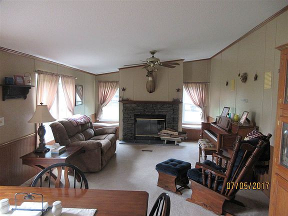 2nd image of 1741 E Lakecrest Dr
