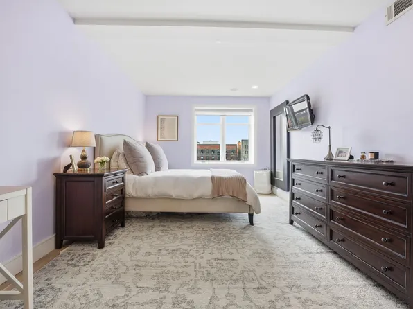 233 Ocean Parkway image 7 of 12