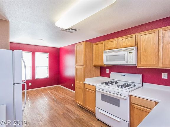 5th image of 9100 Badby Ave
