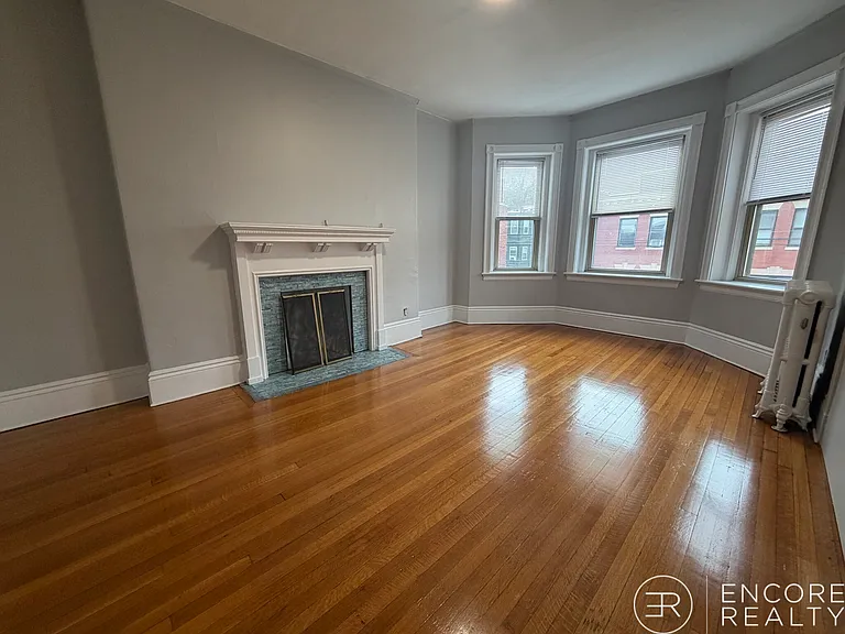 11 Park St #7 — Photo 1