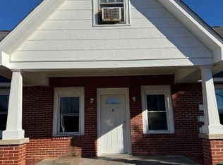 305 N 3rd Ave #A, Hopewell, VA 23860