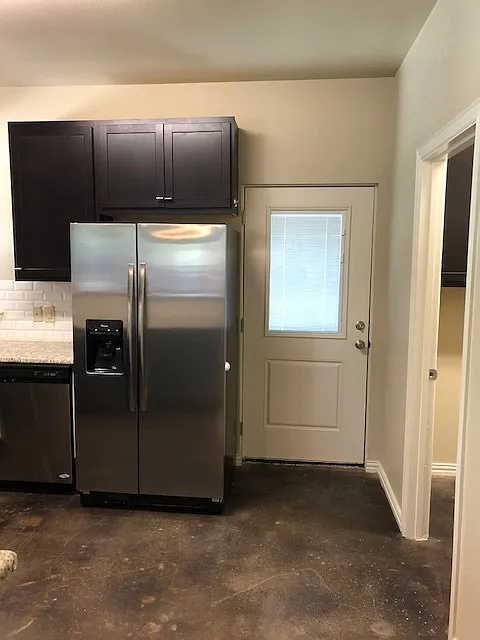 4 Bedroom, 2.5 Bath Townhouse Walking distances to UNT — Photo 4