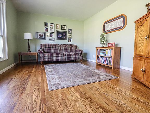 3rd image of 4523 Bridlewood Ter
