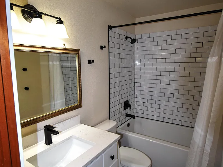 2918 Lohman Ct SE — Photo 24