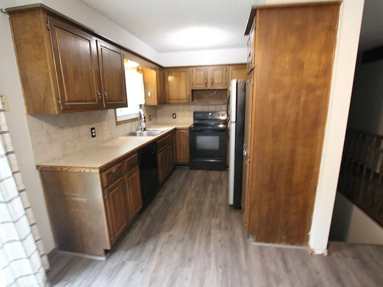 512 N Cardington St — Photo 3
