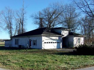 800 Eden Ln, Mitchell, IN 47446