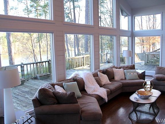2nd image of 15691 Cove Cir