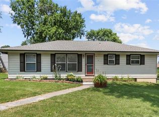 819 S Water St, Liberty, MO 64068