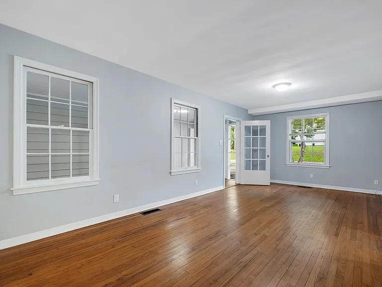 1131 Hawthorne St — Photo 17