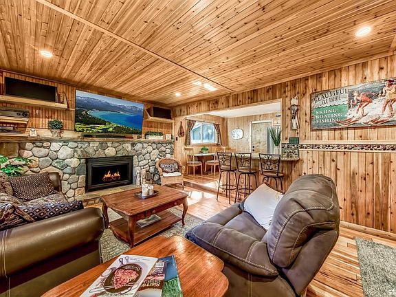 3rd image of 2215 Dunlap Dr