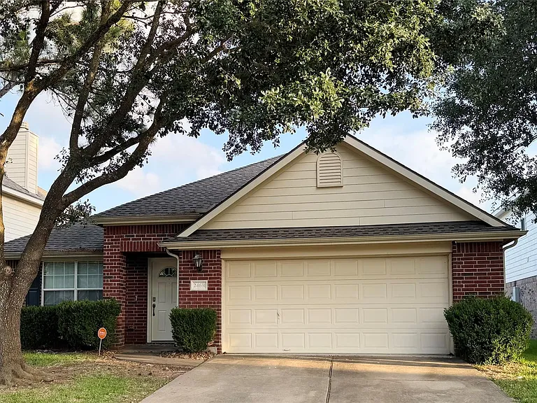 24631 Hampton Lakes Dr — Photo 2