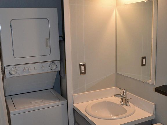 4th image of 1540 Cedarwood Dr APT E