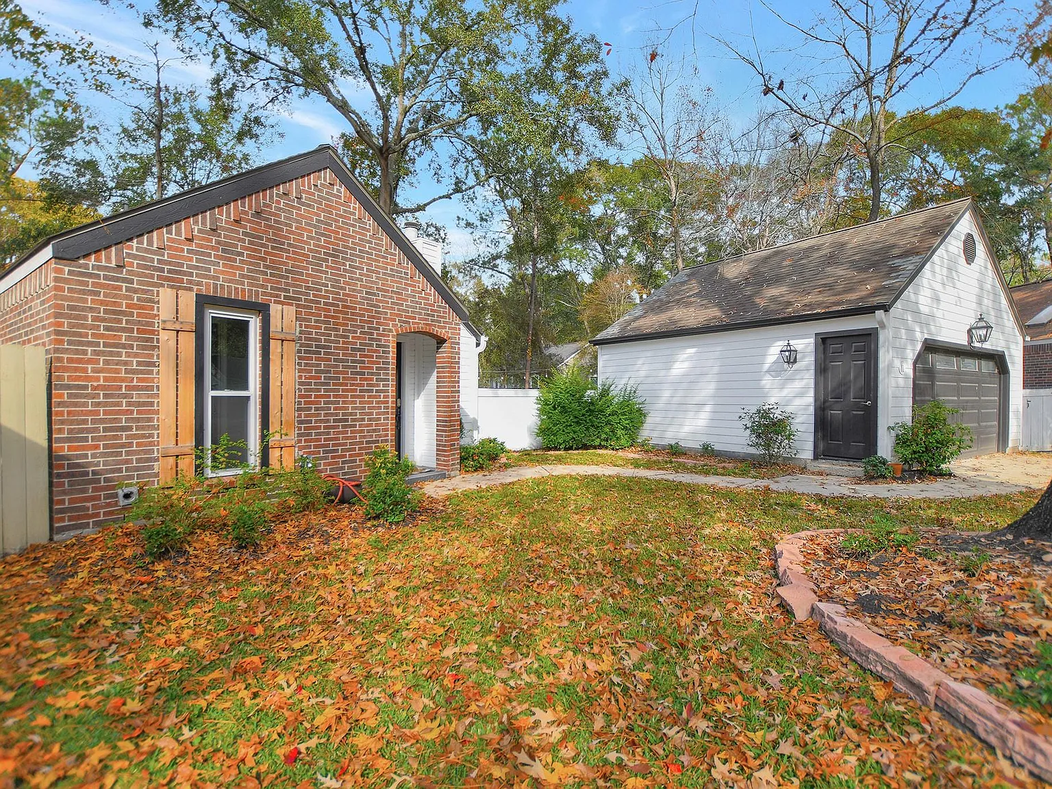 2 bed, 1.0 bath, 1129 sqft, $2,100 — Photo 3