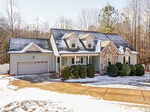 2nd image of 4001 Hopkins Trace Ln