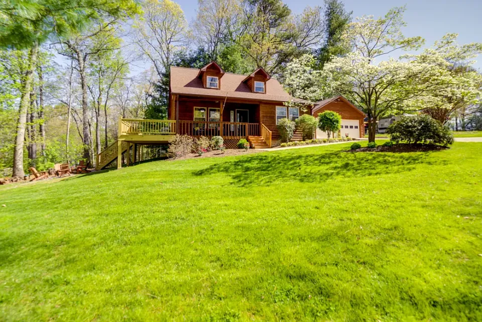 24 Oakwood Rd