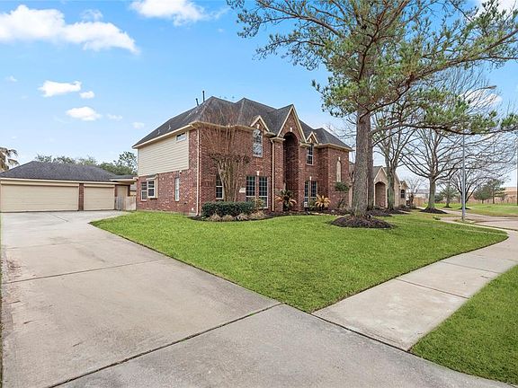 3rd image of 15222 Flameleaf Gardens Ct